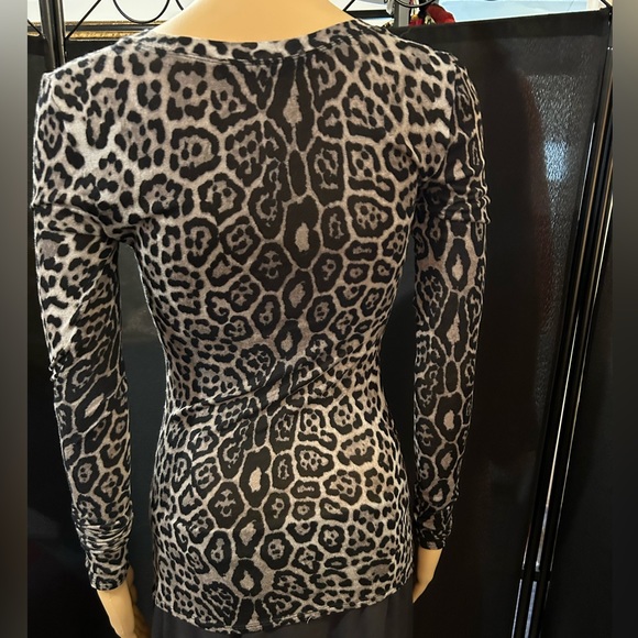 BCBGMAXAZRIA animal print shirt. Sz small - Picture 3 of 5